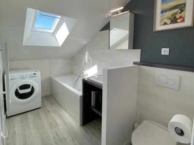 Salle de bain lumineuse